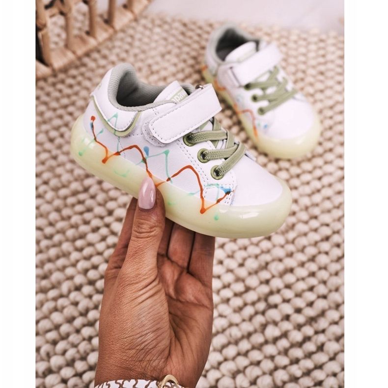 Apawwa Calçados infantis esportivos com sola iluminada Led branco-verde discoteca 1