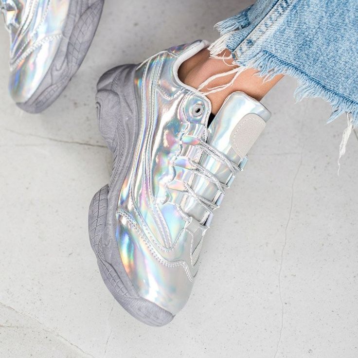 Ideal Shoes Tênis com efeito Holo prata 2 Ideal Shoes Tênis com efeito Holo prata 2