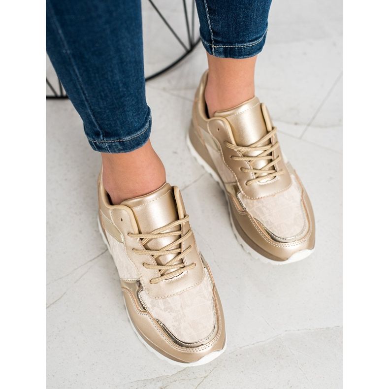 Bestelle Tênis estilosos bege 1