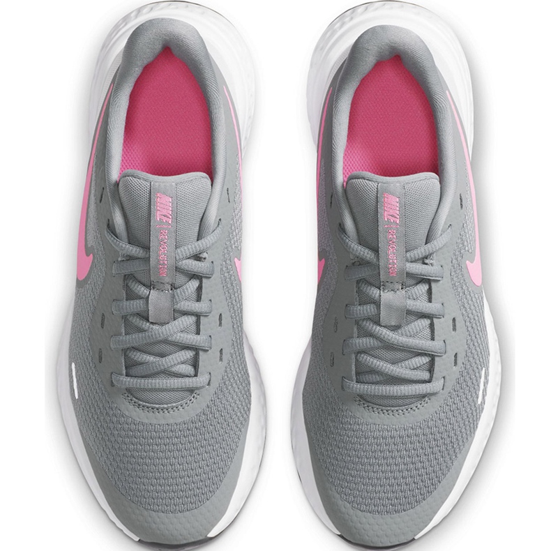 Tênis de corrida Nike Revolution 5 cinza-rosa BQ5671 015 1