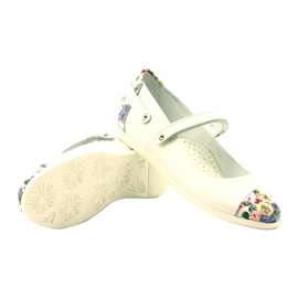 Ballerinas de couro feminino com flores brancas Bartek branco 3
