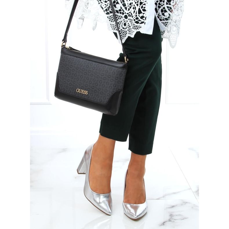 Bombas no poste prateado NF-65P Prata 2