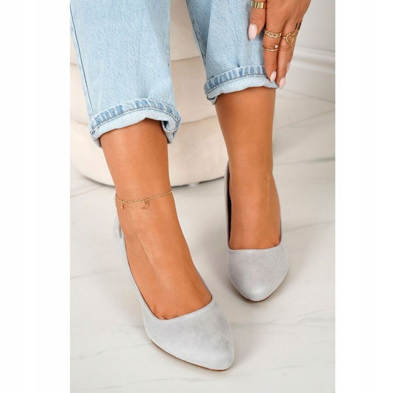 PJ1 Bombas clássicas em um pilar camurça cinza Eleanor 1