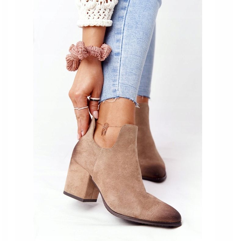 Vinceza Botas femininas de tornozelo com recortes caroline bege 1 Vinceza Botas femininas de tornozelo com recortes caroline bege 1