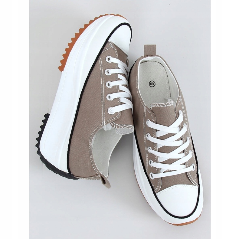 Sola de designer de tênis em cáqui VL137P Verde 1