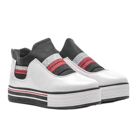 Tênis laqueado branco de Kaitlynn 1