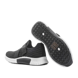 Sapatos esportivos de deslizamento Akira pretos 1