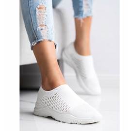 Ideal Shoes Tênis confortáveis ​​com orifícios branco 1