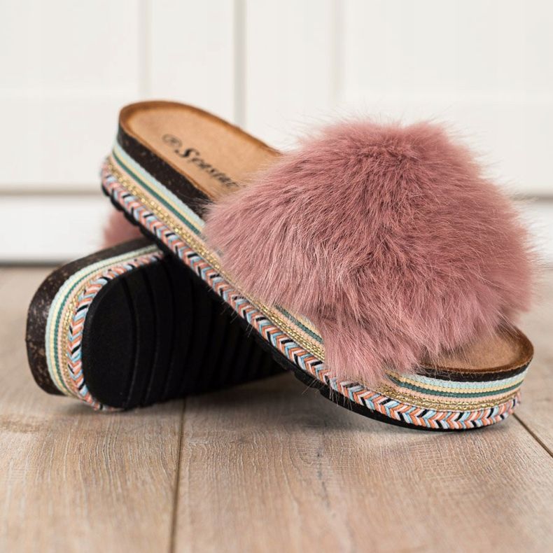 Seastar Chinelos elegantes em uma plataforma decorativa rosa 1