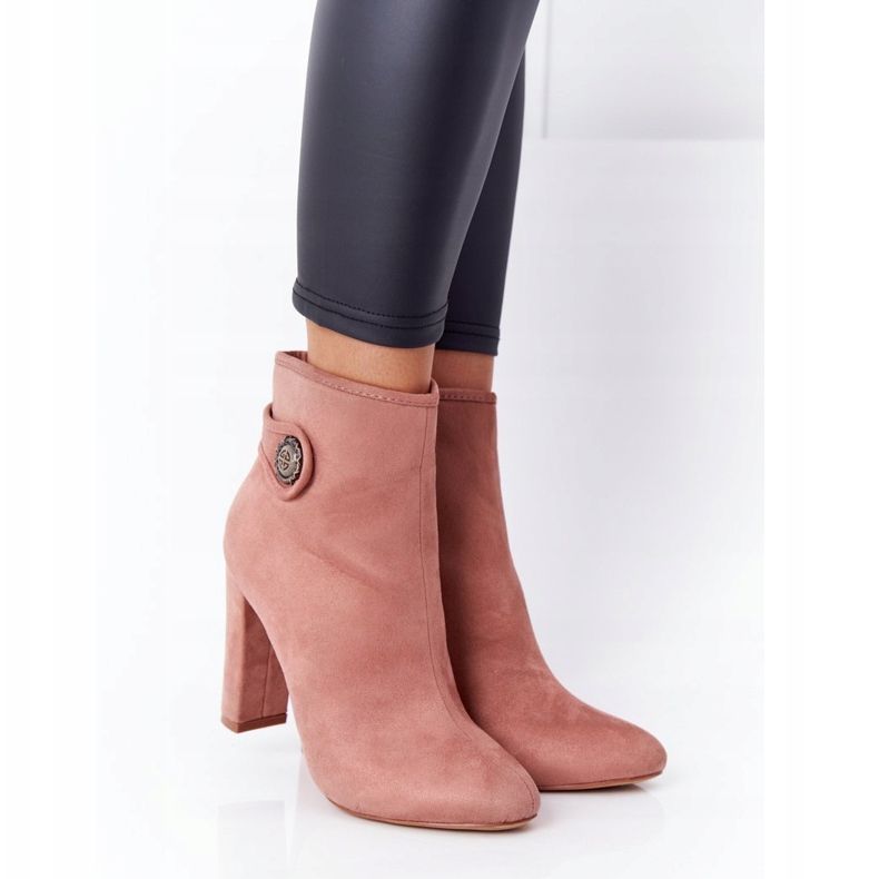 Botas clássicas em um post Lu Boo Pink rosa 2