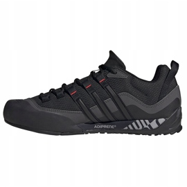 Sapatos pretos Adidas Terrex Swift Solo para homens FX9323 1