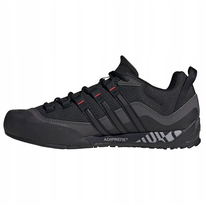 Sapatos pretos Adidas Terrex Swift Solo para homens FX9323 1