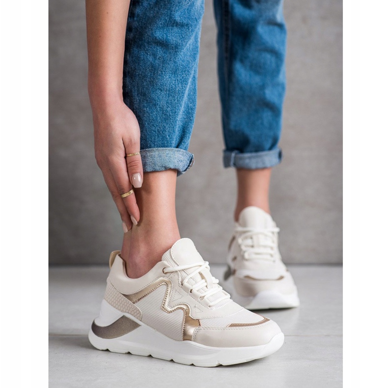 Weide Tênis elegantes e confortáveis bege 2 Weide Tênis elegantes e confortáveis bege 2