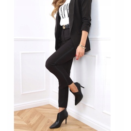 Botas pretas em um alfinete recortado em preto 9561 preto 1