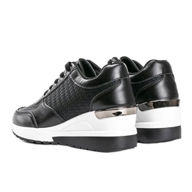 Tênis preto brilhante na cunha Mara 1