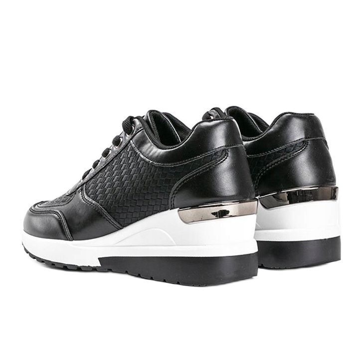 Tênis preto brilhante na cunha Mara 1