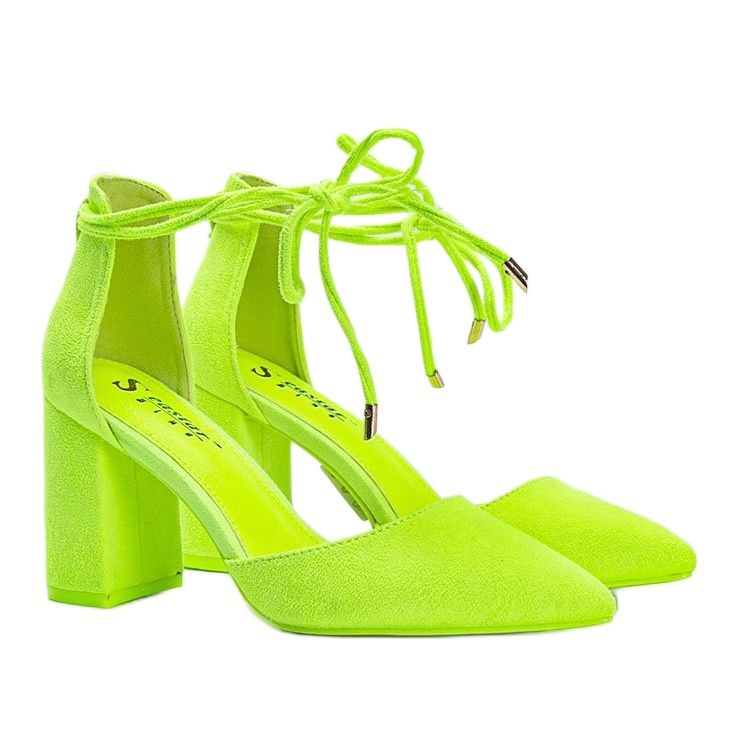 Sapatos de amarrar amarelos no poste Macey 1 Sapatos de amarrar amarelos no poste Macey 1