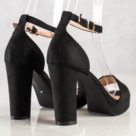 Weide Sandálias Pretas em Bar preto 1