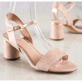 Evento Sandálias elegantes em um bar rosa 1