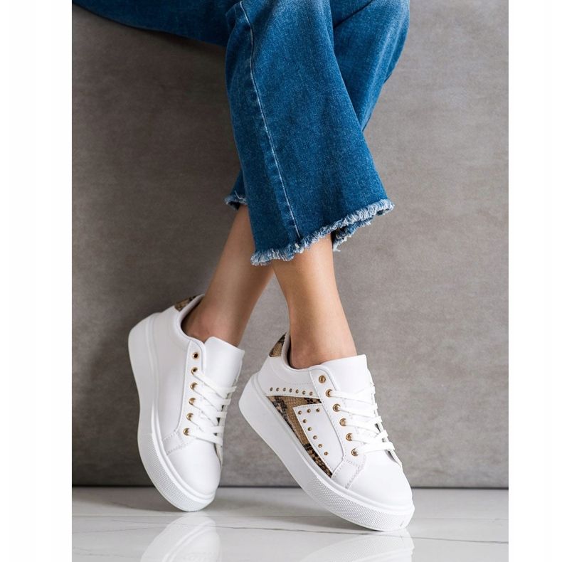 SHELOVET Tênis brancos na plataforma bege preto 1