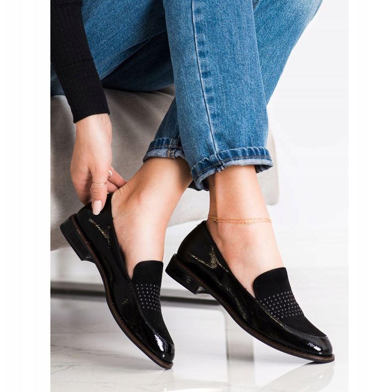 Sapatos pretos elegantes de Sergio Leone 1