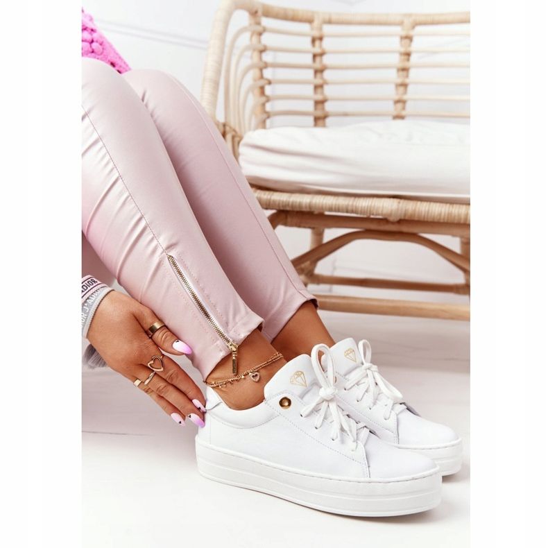 Tênis feminino de couro com plataforma branco Nicole 2645 dourado 1