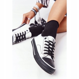 Tênis feminino de couro Big Star HH274147 branco e preto 2