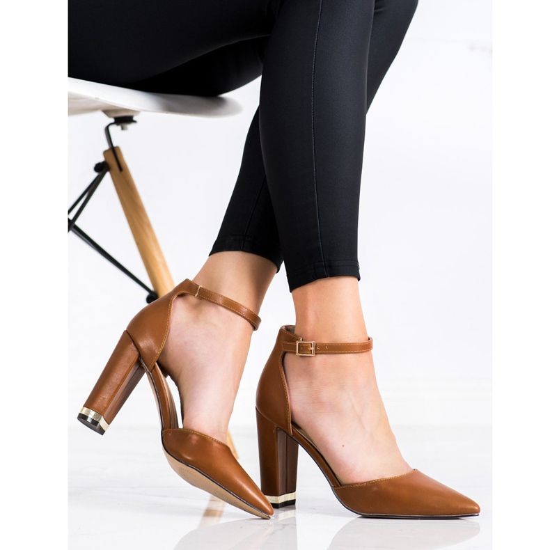 Diamantique Bombas elegantes no Spitz castanho 2