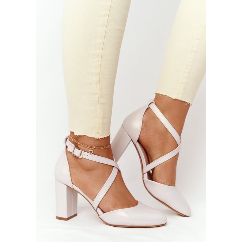 Bombas de pérola em um pilar Sergio Leone SK863 bege 2