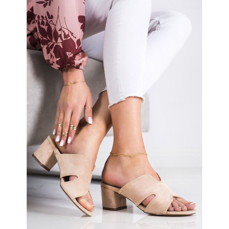 S. BARSKI Chinelos elegantes de camurça bege dourado 2