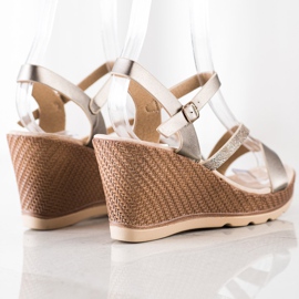 Sabatina Sandálias prateadas em cunha bege 1