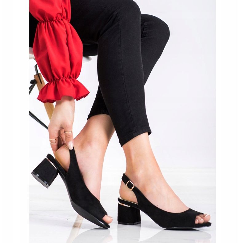 Goodin Sandálias casuais em um bar preto 2