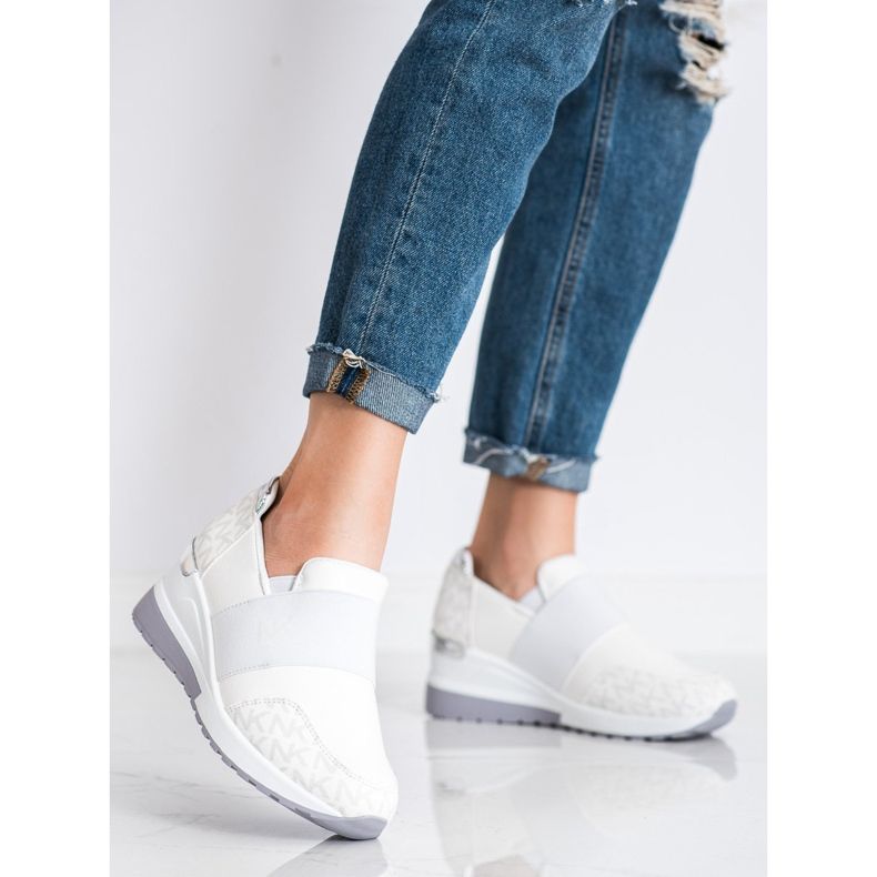 SHELOVET Tênis branco deslizante 1