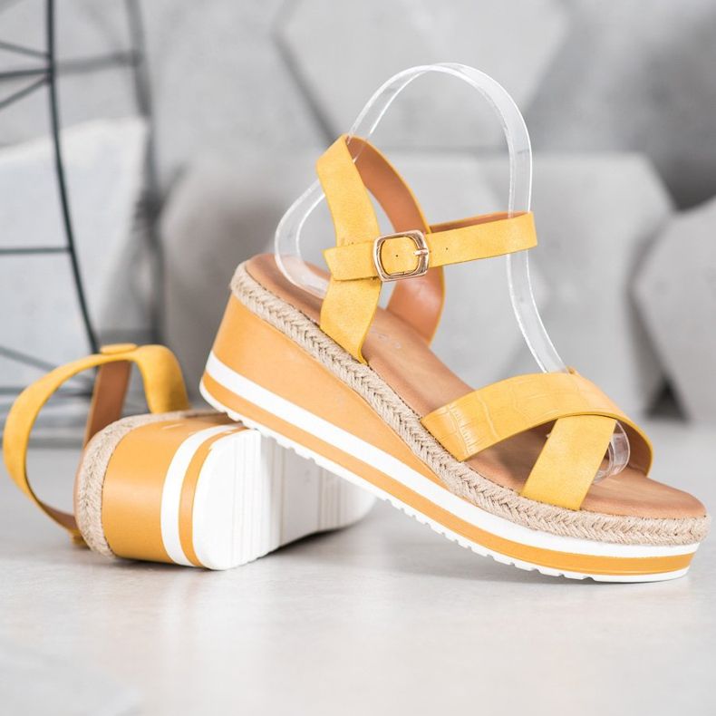 Weide Cunhas amarelas com couro ecológico amarelo 1 Weide Cunhas amarelas com couro ecológico amarelo 1