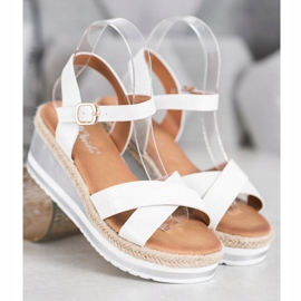 Weide Cunhas brancas com couro ecológico branco 1 Weide Cunhas brancas com couro ecológico branco 1