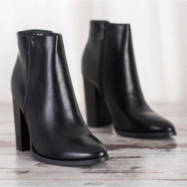 Seastar Botas clássicas em uma postagem preto 1