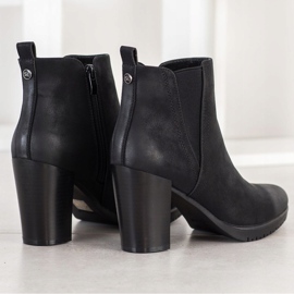 Botas em um bar Sergio Leone preto 1