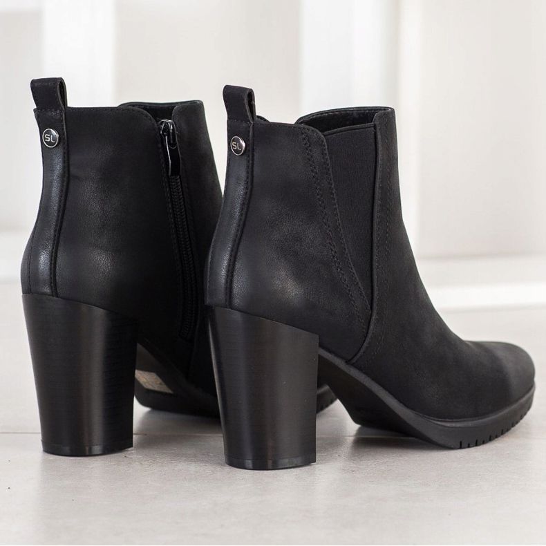 Botas em um bar Sergio Leone preto 1