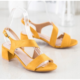 Kylie Sandálias amarelas na barra baixa amarelo 2