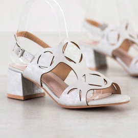 Kylie Sandálias elegantes com padrão perfurado prata 2