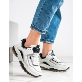 Ideal Shoes Tênis com inserção de brilho branco 2