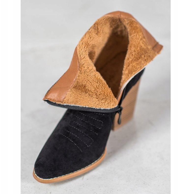 Cowgirls On The Post preto 2