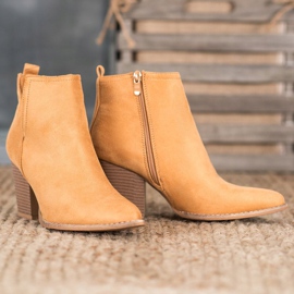 Seastar Botas de camurça em uma barra marrom 1