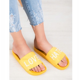 Small Swan LOVE &amp; HATE chinelos de couro ecológico amarelo 1