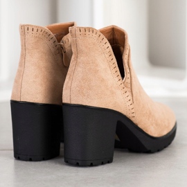 Bella Paris Botas de camurça com corte bege 1