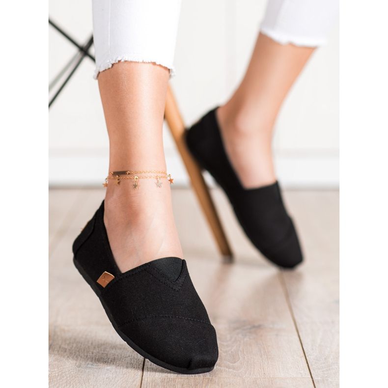 SHELOVET Tênis Pretos Deslizantes 1