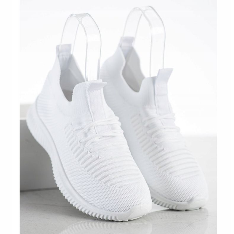 Tênis branco MCKEYLOR 1