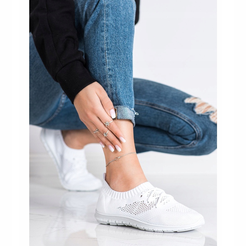 SHELOVET Tênis branco com orifícios 2