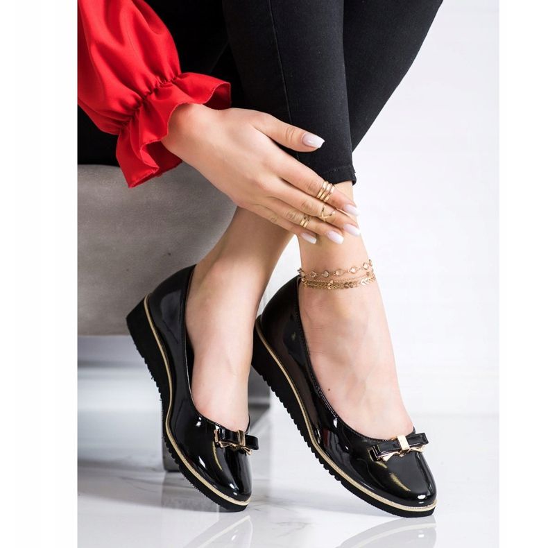 Goodin Black Brogues com um arco preto 2