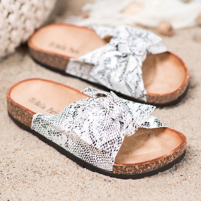 Bella Paris Chinelos com estampa de cobra cinza 1 Bella Paris Chinelos com estampa de cobra cinza 1